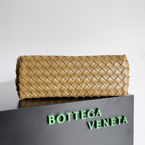 bo*te*ga Ve*ne*ta medium andiamo