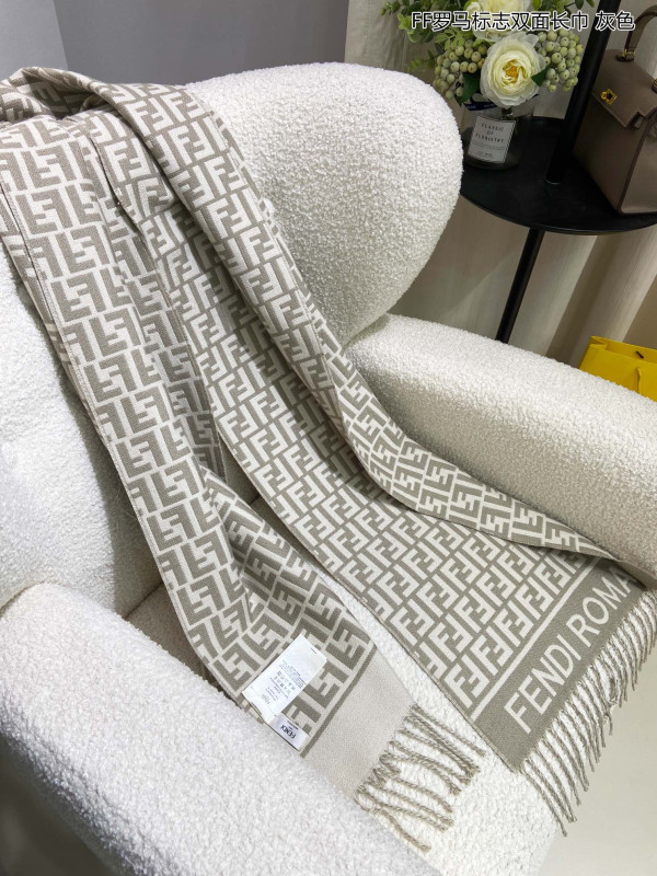 F**di scarf