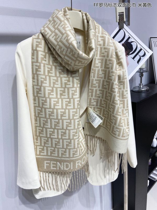 F**di scarf
