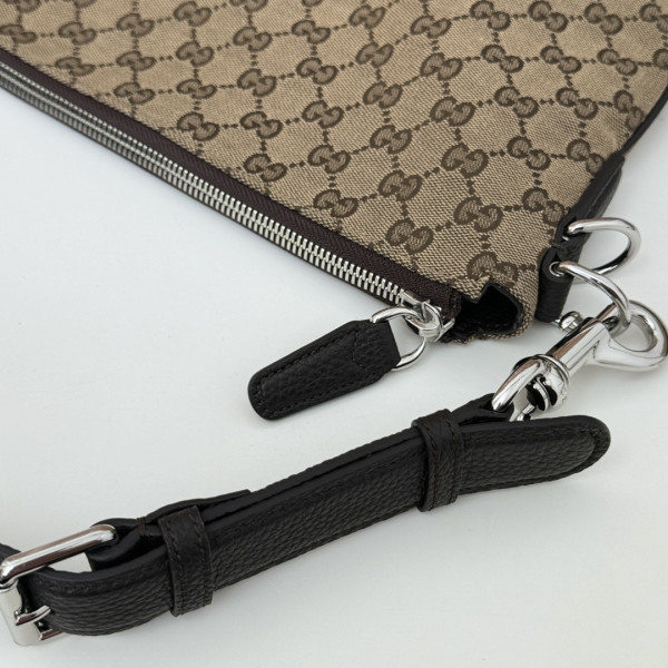 G*u*i b large shoulder bag