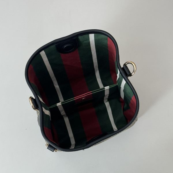 G*u*i gg emblem mini bucket bag