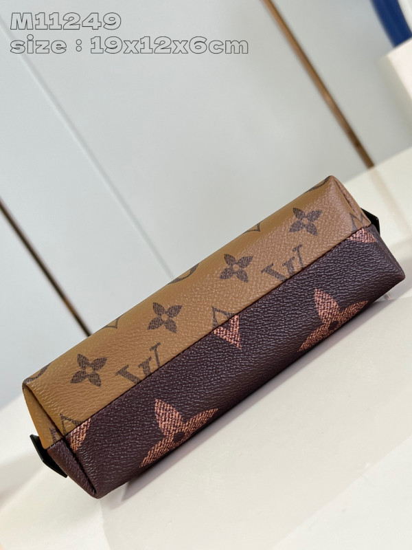 l0*is V*t0n pochette cosmétique pm