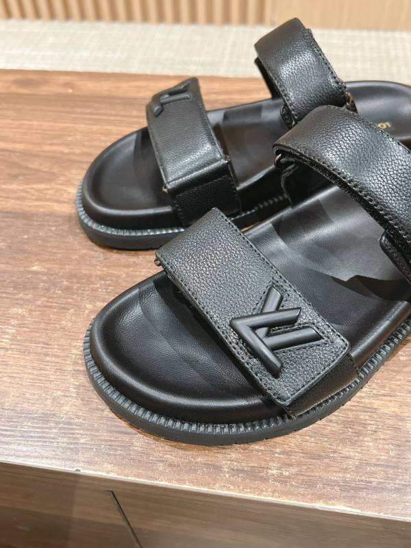 l0*is V*t0n sandals