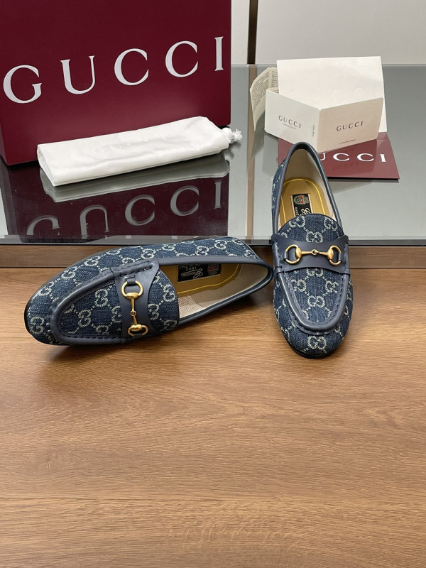 G*u*i loafer
