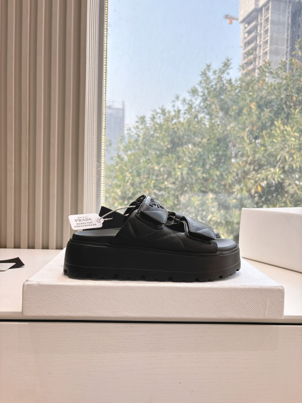 Pra*a sandals