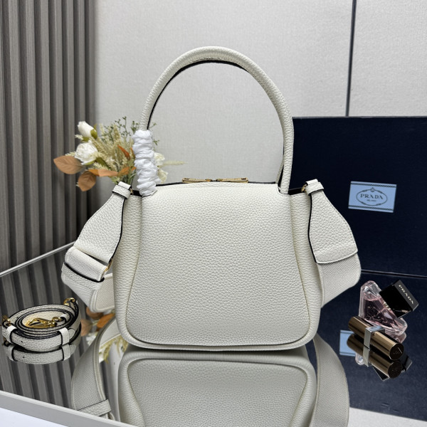 Pra*a small leather bag - 23*21*10cm