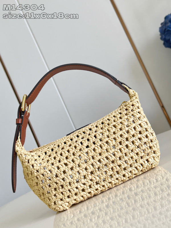 l0*is V*t0n hills pochette