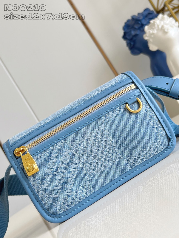 l0*is V*t0n bosphore wearable wallet