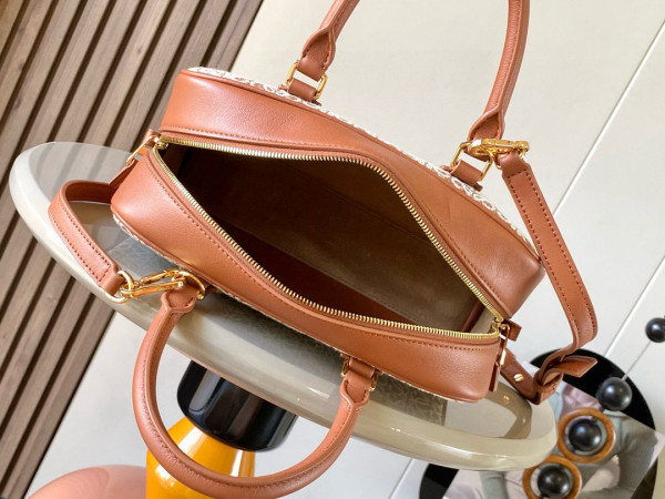 L0ew* amazona 23 bag in soft grained calfskin - 23*10*15cm