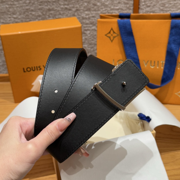 l0*is V*t0n belt
