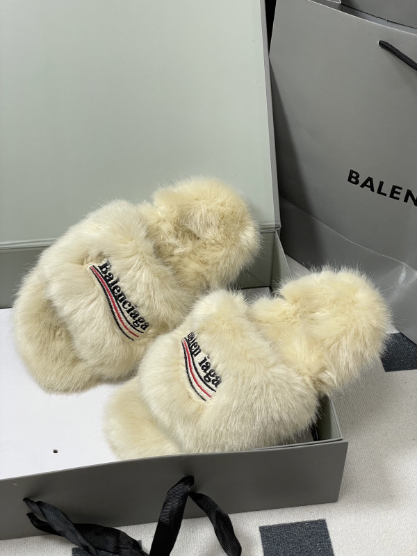 Ba*len*cia*ga slides