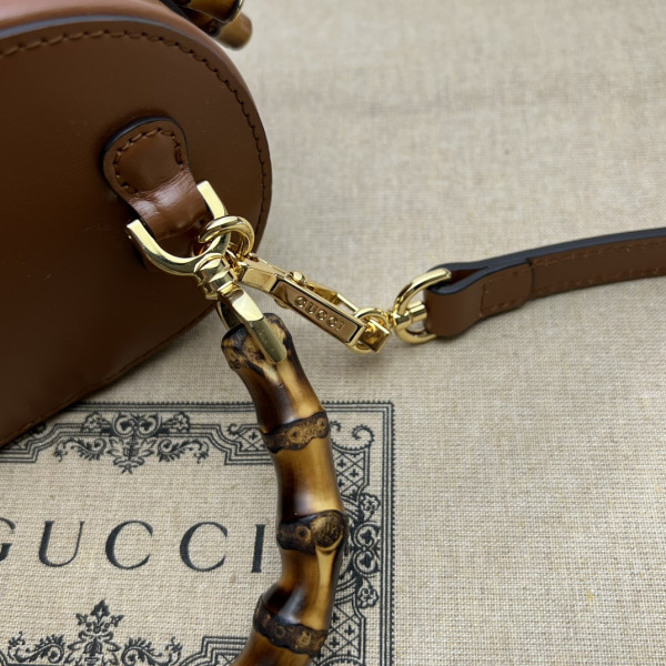 G*u*i mini vanity bag with bamboo handle - 15.5*13.5*4cm