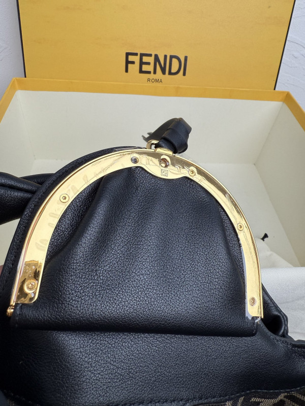 F**di spy small - 32*12*18cm