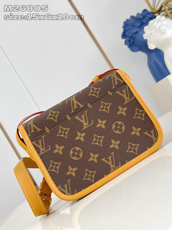 l0*is V*t0n satchel wearable wallet - 15*6*19.5cm