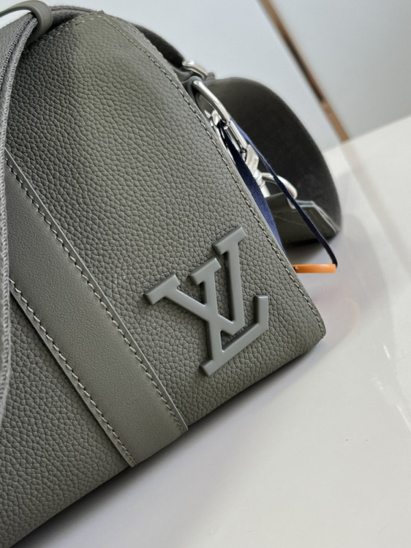 l0*is V*t0n city keepall